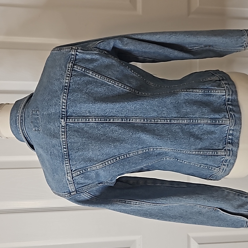 Women's Jean Jacket from the Bleu Jeans Company. Size Med. 100% Cotton - Picture 5 of 12